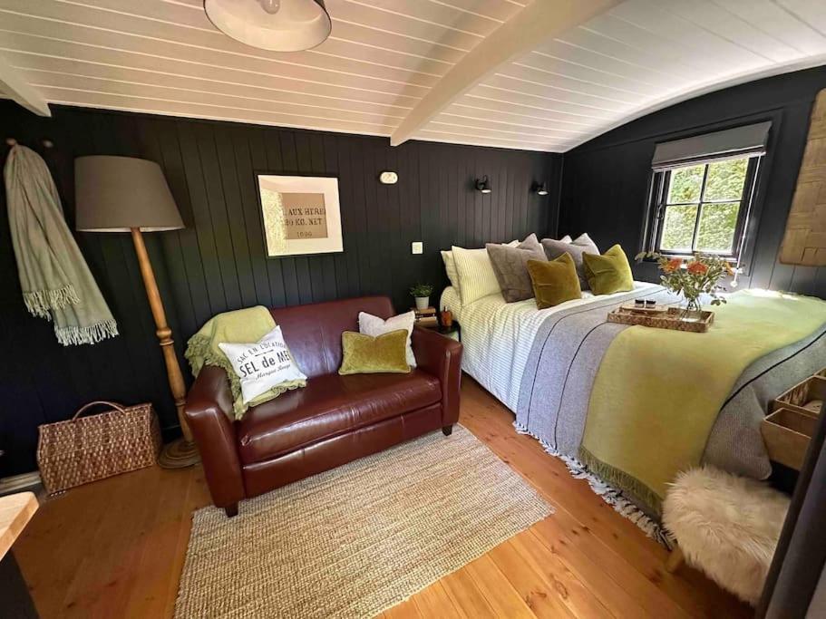 Cornwall Woodland Shepherd'S Hut - Dennis Hut Bodmin Exterior photo